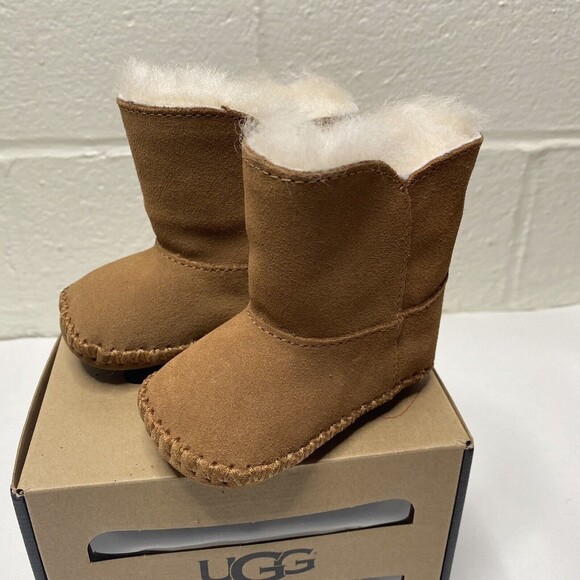 —-SOLD—— Ugg Infant Girl Chestnut Tan Caden Fur Lined Booties 0/1 XS 0-6 Months - Picture 2 of 6